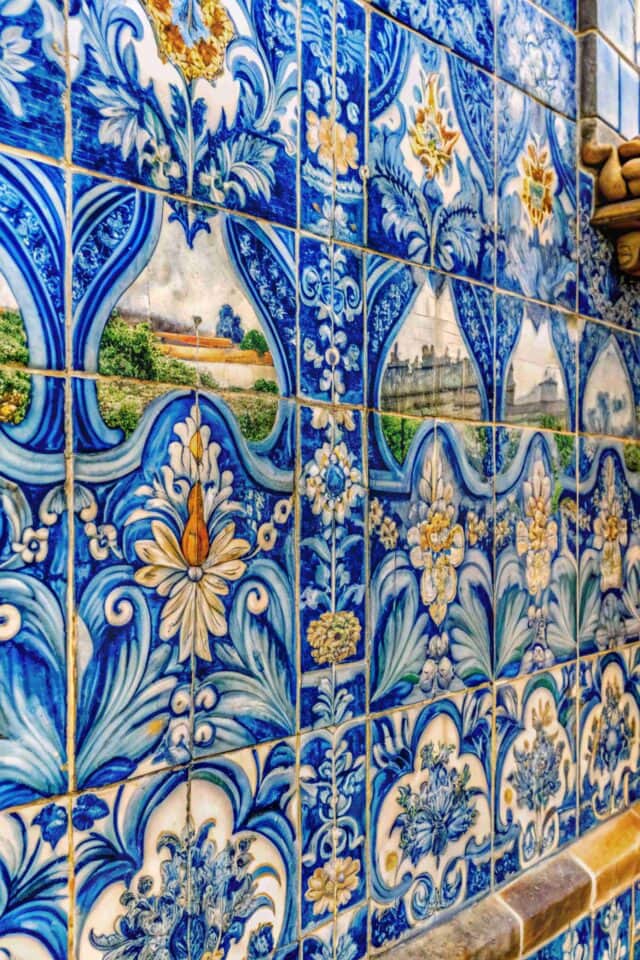 Ręcznie zdobione azulejos w Portugalii