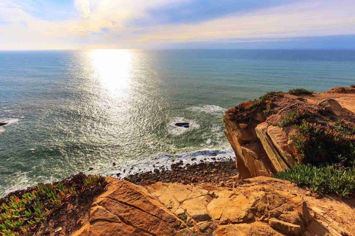 Klify Cabo da Roca i Ocean Atlantycki w Portugalii