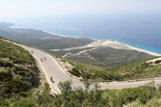 Przełęcz Llogara w Albanii z widokiem na Morze Jońskie