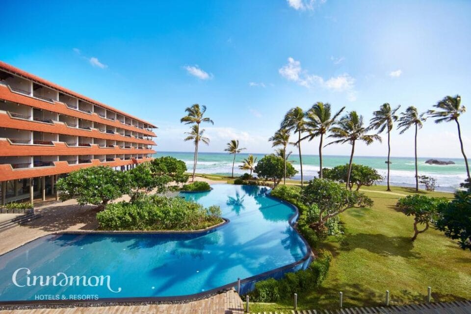 Hotel Hikka Tranz by Cinnamon nad oceanem Sri Lanki