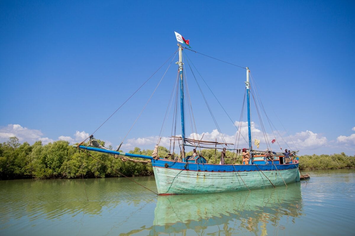 Morondava – malgaska łódź na wodach Oceanu Indyjskiego