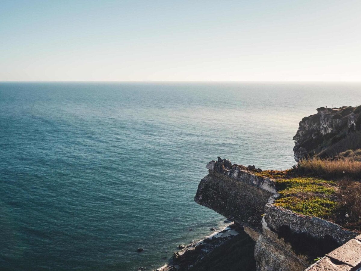 Nazaré w Portugalii – klify i Ocean Atlantycki