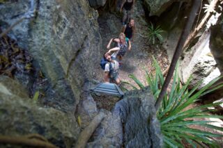 Trekking przez tropikalny las w masywie Makay – Madagaskar