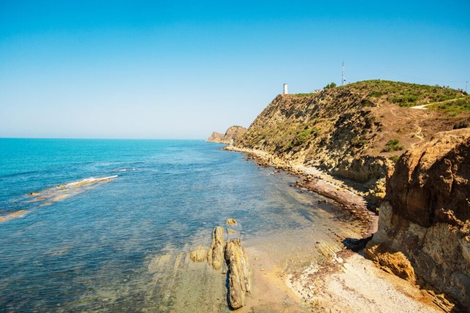 Wybrzeże Vlore w Albanii nad Morzem Jońskim